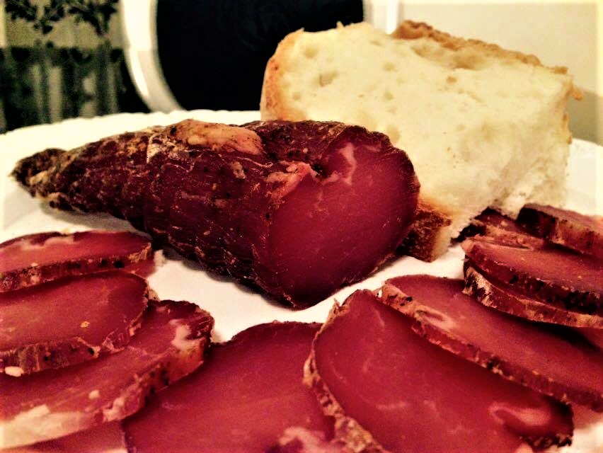 colle_di_tora_macelleria_loreti_pane_e_salame