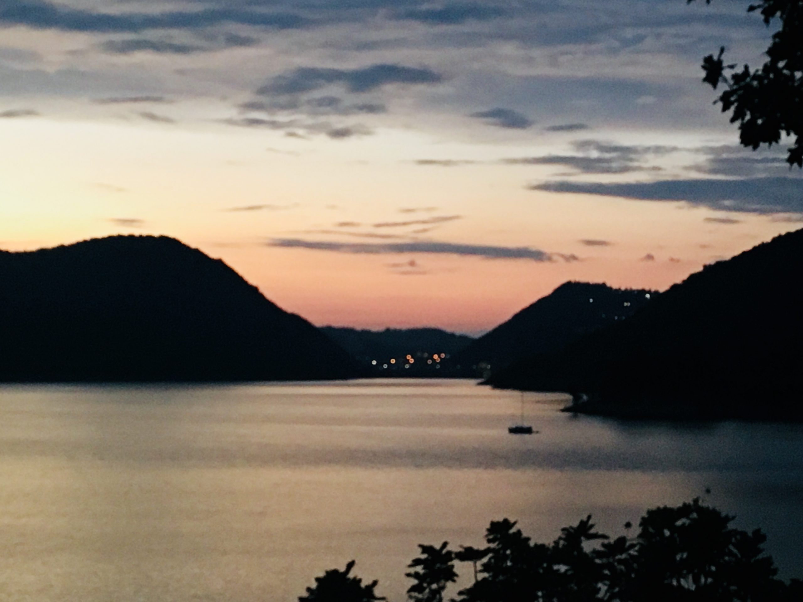colle_di_tora_casa_sul_lago_nonna_gio_lago_al_tramonto-1