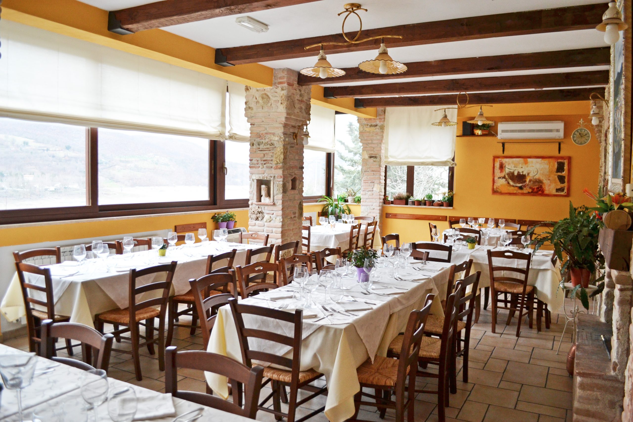 colle_di_tora_ristorante_cera_una_volta_sala_interna