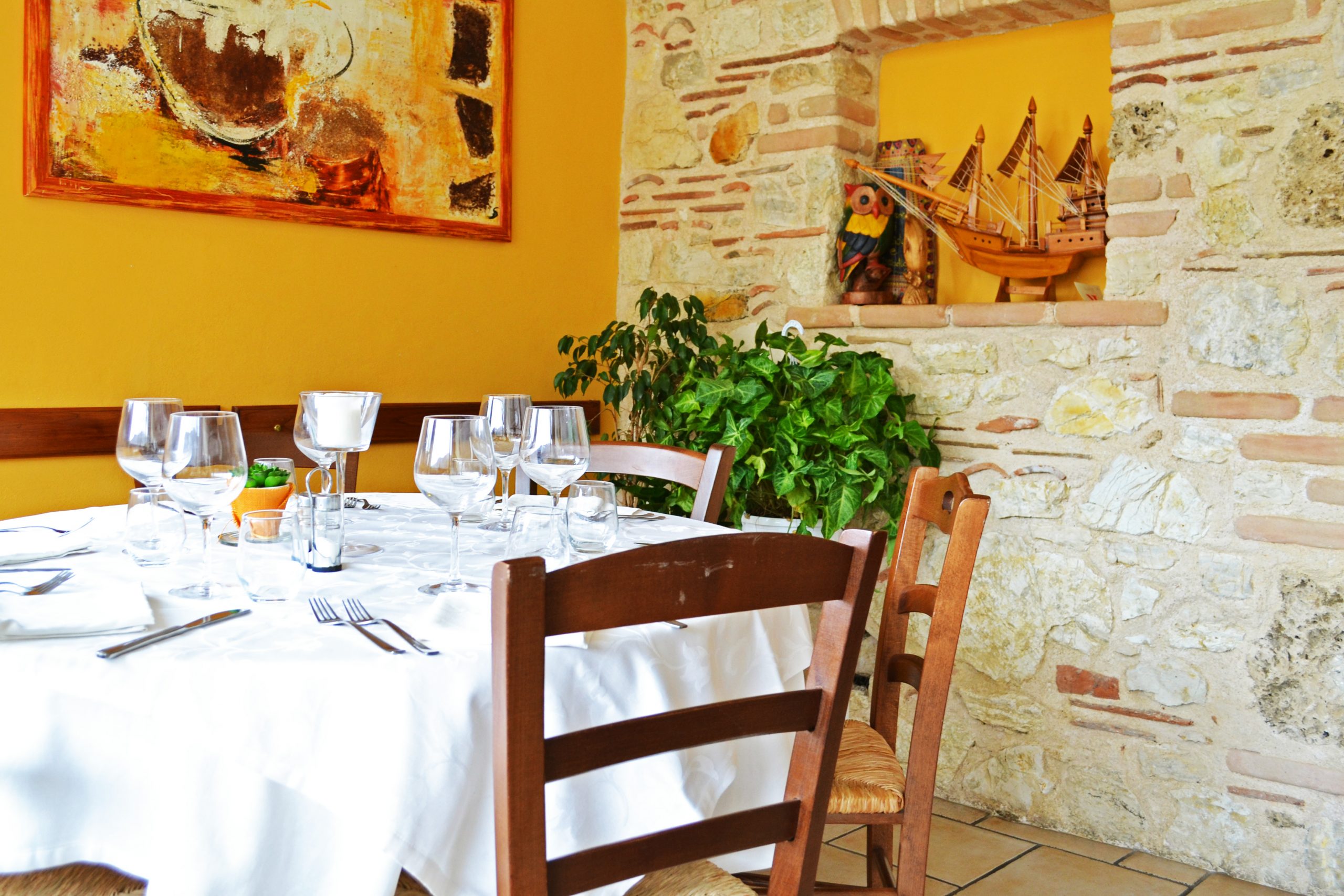 colle_di_tora_ristorante_cera_una_volta_sala_interna_tavolo-2