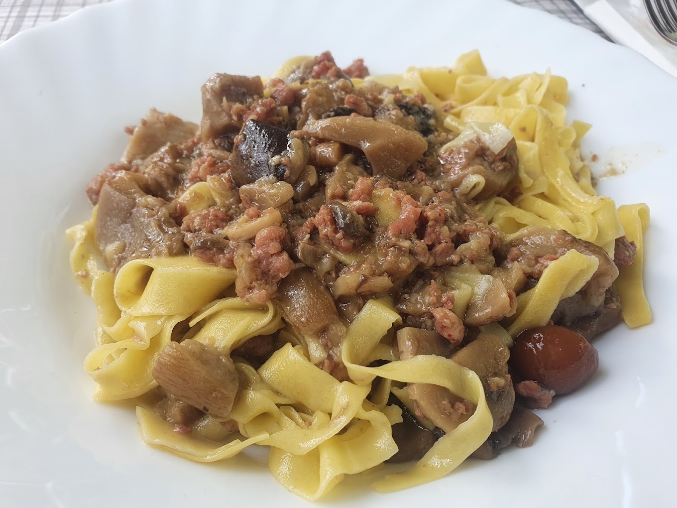 bar-trattoria-castellani-piatto-tagliatelle